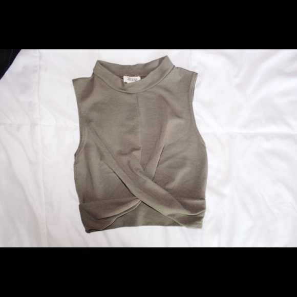Army green crop top - Picture 1 of 2